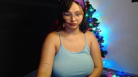 Snapshot of miss_ly_ chatting on 12-16-24, 05:59 ly independent model online show from 12-16-24, 05:59