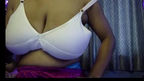 Snapshot of miss_mahi69 chatting on 05-24-26, 11:15 Mahi online show from 05-24-26, 11:15