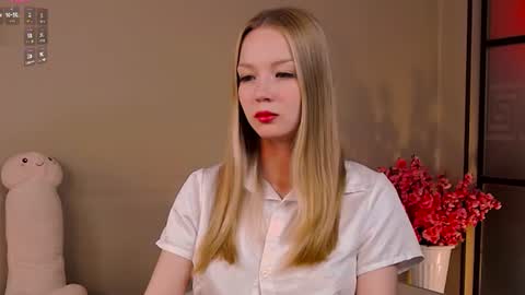 Snapshot of miss_nicoletta chatting on 07-02-26, 11:00 Nicole online show from 07-02-26, 11:00