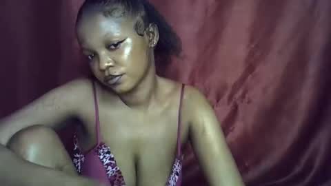 miss_rihanna2 online show from 12-15-25, 08:51