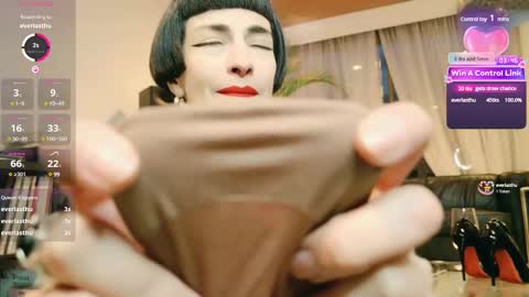 Snapshot of miss_satori_rose chatting on 02-11-25, 11:33 Satori Rose online show from 02-11-25, 11:33