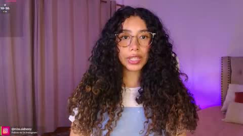 Amy Olivera online show from 11-19-25, 01:22