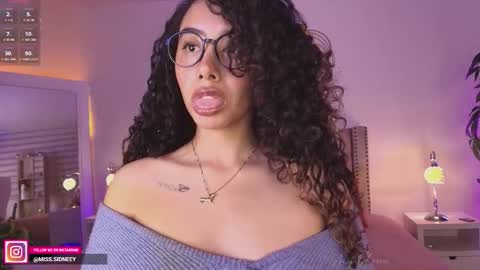 Amy Olivera online show from 12-03-25, 01:09