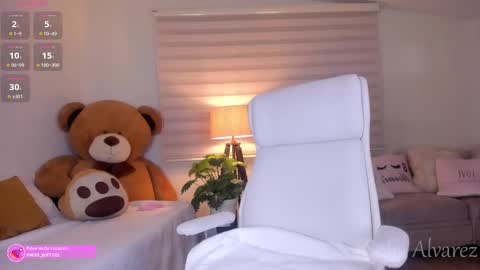 Sofia Alvarez online show from 02-10-25, 11:46