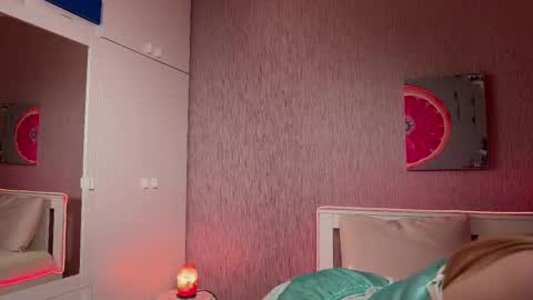 Snapshot of miss_sweetdream chatting on 02-10-25, 12:39 Emily online show from 02-10-25, 12:39