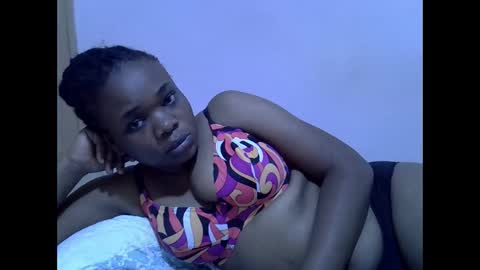 Snapshot of miss_velour chatting on 04-19-26, 06:32 miss_velour online show from 04-19-26, 06:32