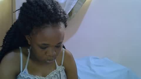 Snapshot of miss_velour chatting on 05-12-26, 06:32 miss_velour online show from 05-12-26, 06:32