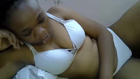 Snapshot of miss_velour chatting on 05-16-26, 08:00 miss_velour online show from 05-16-26, 08:00