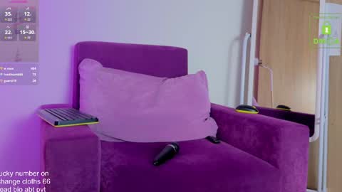 Snapshot of miss_vero chatting on 03-03-25, 11:14 Just Vero online show from 03-03-25, 11:14