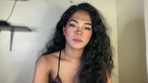 miss_veron_xoxo online show from 12-18-25, 08:15