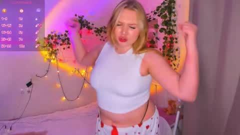 Snapshot of miss_you_babe chatting on 11-12-25, 09:58 Tina Julie online show from 11-12-25, 09:58