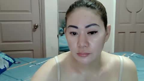 HOT MOMMY ZEPHYR online show from 02-21-26, 01:39