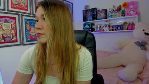 Snapshot of missamerica2 chatting on 01-17-26, 01:21 Martina Rivera online show from 01-17-26, 01:21