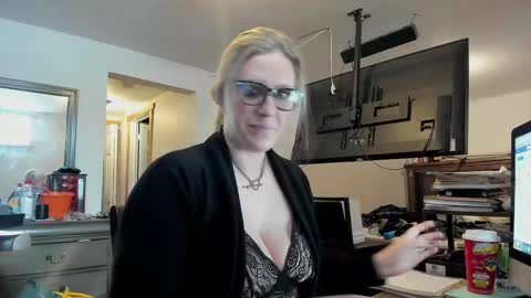 Snapshot of missandsircum chatting on 03-01-25, 02:23 missandsircum online show from 03-01-25, 02:23