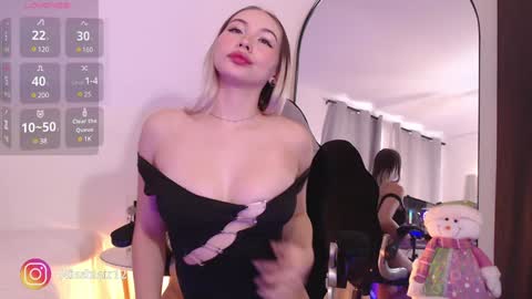 Snapshot of missblair12 chatting on 12-16-24, 02:49 MissBlair online show from 12-16-24, 02:49