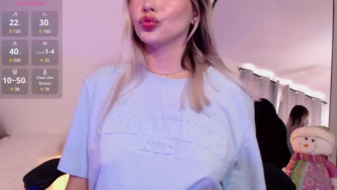 Snapshot of missblair12 chatting on 12-18-24, 03:11 MissBlair online show from 12-18-24, 03:11