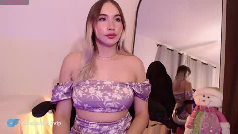 Snapshot of missblair12 chatting on 12-19-24, 12:13 MissBlair online show from 12-19-24, 12:13