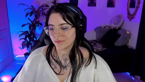 Missy Charlottte.  Hey remember to give me a thumbs up ty online show from 01-09-25, 09:16