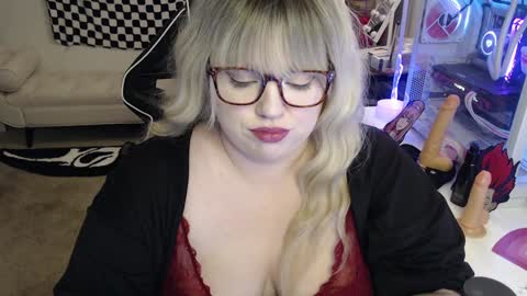 Snapshot of missdanibluee chatting on 12-16-24, 11:55 missdanibluee online show from 12-16-24, 11:55