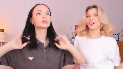 Snapshot of misseliss chatting on 11-26-25, 09:21 Hello dear my name Elisa online show from 11-26-25, 09:21