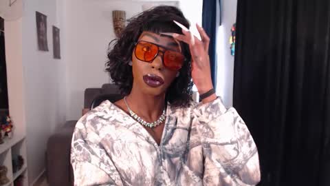 Emilie Diaz online show from 02-27-26, 04:51