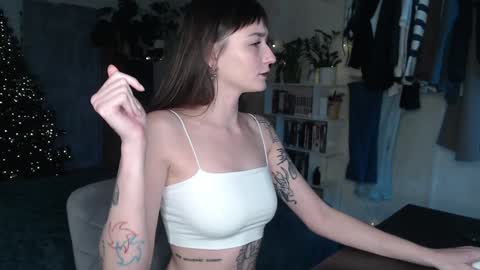 Snapshot of missfiti chatting on 12-21-24, 11:44 missfiti online show from 12-21-24, 11:44