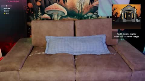 Luna online show from 10-14-25, 07:31