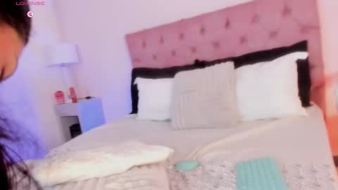 Melany Hiller online show from 03-11-26, 03:23