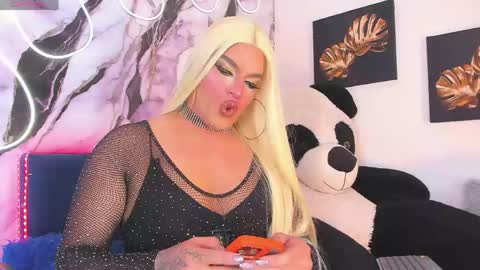 kassandra lazcano online show from 05-12-26, 01:25