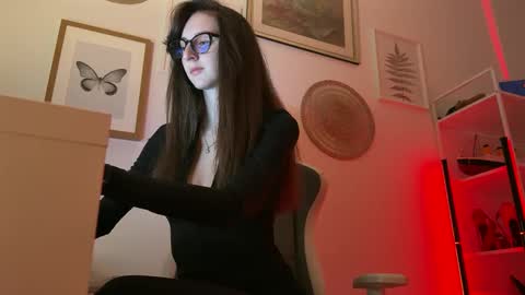 misslalii online show from 03-10-26, 05:18