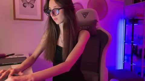 misslalii online show from 04-02-26, 07:22