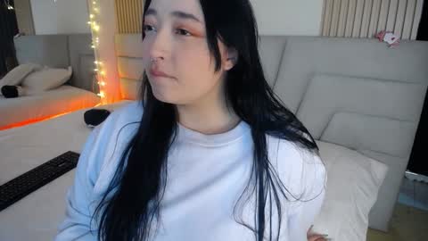 Miss Loise online show from 12-15-25, 02:38