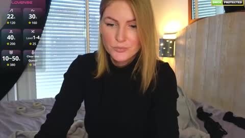 Misslucci online show from 10-25-25, 12:13