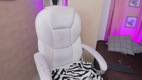 i am lyn online show from 03-07-25, 04:13