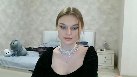 OneGoddess online show from 02-04-25, 04:39