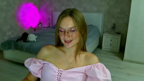 OneGoddess online show from 09-24-25, 07:39