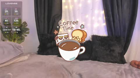 Alejandra  online show from 12-19-24, 09:18