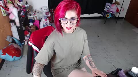 Miss Mia online show from 02-08-25, 06:44