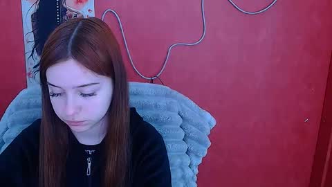 Mia online show from 02-08-26, 12:41