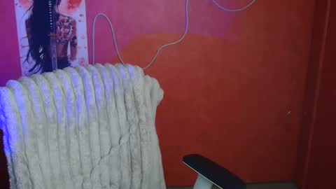 Snapshot of missmiamiss chatting on 04-24-26, 11:29 Mia online show from 04-24-26, 11:29