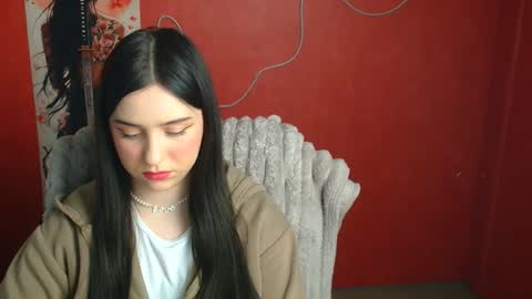 Snapshot of missmiamiss chatting on 04-27-26, 11:19 Mia online show from 04-27-26, 11:19