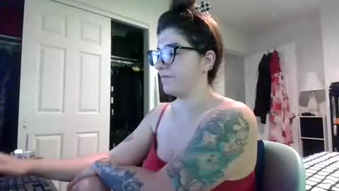 Snapshot of missmonatoyou chatting on 05-05-26, 11:29 MissMona online show from 05-05-26, 11:29