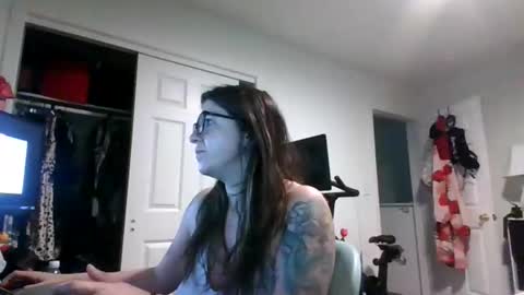 Snapshot of missmonatoyou chatting on 05-26-26, 10:11 MissMona online show from 05-26-26, 10:11