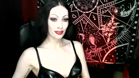 MissMoonDoll online show from 02-02-25, 04:48