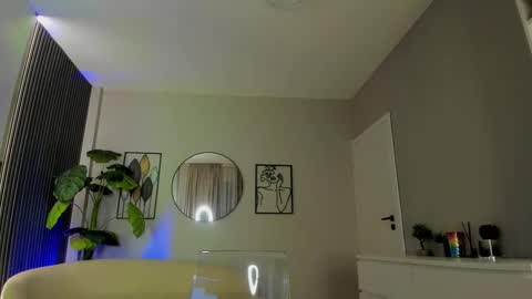 Snapshot of missobsidian chatting on 02-19-26, 09:00 Miss Obsidian online show from 02-19-26, 09:00