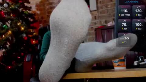 Snapshot of misspetitevenus chatting on 12-17-24, 08:56 Miss Venus online show from 12-17-24, 08:56