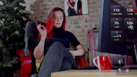 Snapshot of misspetitevenus chatting on 02-05-25, 07:07 Miss Venus online show from 02-05-25, 07:07
