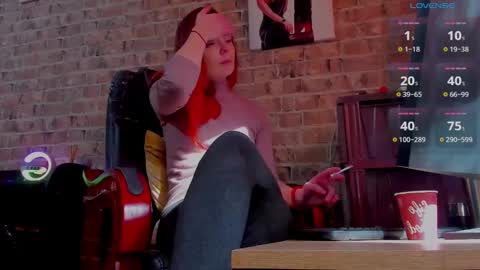 Snapshot of misspetitevenus chatting on 02-12-25, 10:14 Miss Venus online show from 02-12-25, 10:14
