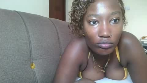 Snapshot of missprettygal chatting on 06-15-26, 09:22 pretty gal online show from 06-15-26, 09:22