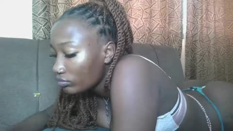 Snapshot of missprettygal chatting on 07-09-26, 07:45 pretty gal online show from 07-09-26, 07:45